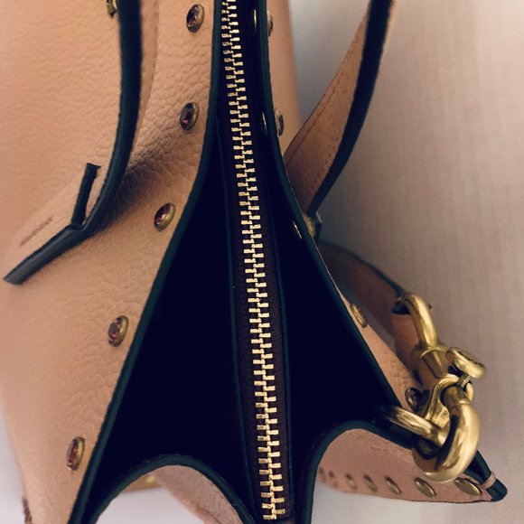 Coach - Picture 7 of 9